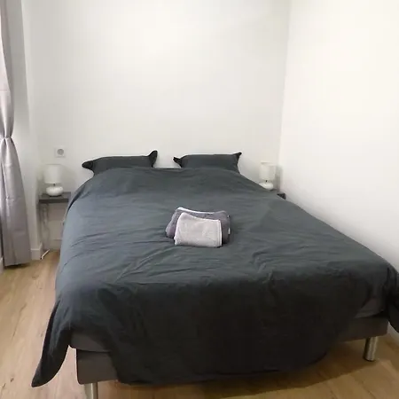 Rue Turgot Apartment